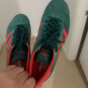 Adidas gazelle collegiate green size 11 women